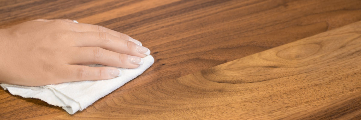 Seipp – Pflege und Fleckenentfernung von Möbel-Oberflächen